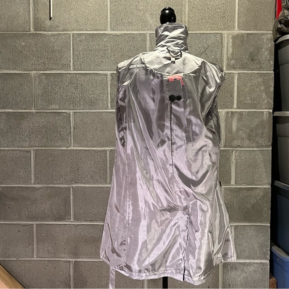 Kenar lightweight trench coat. - Picture 7 of 15